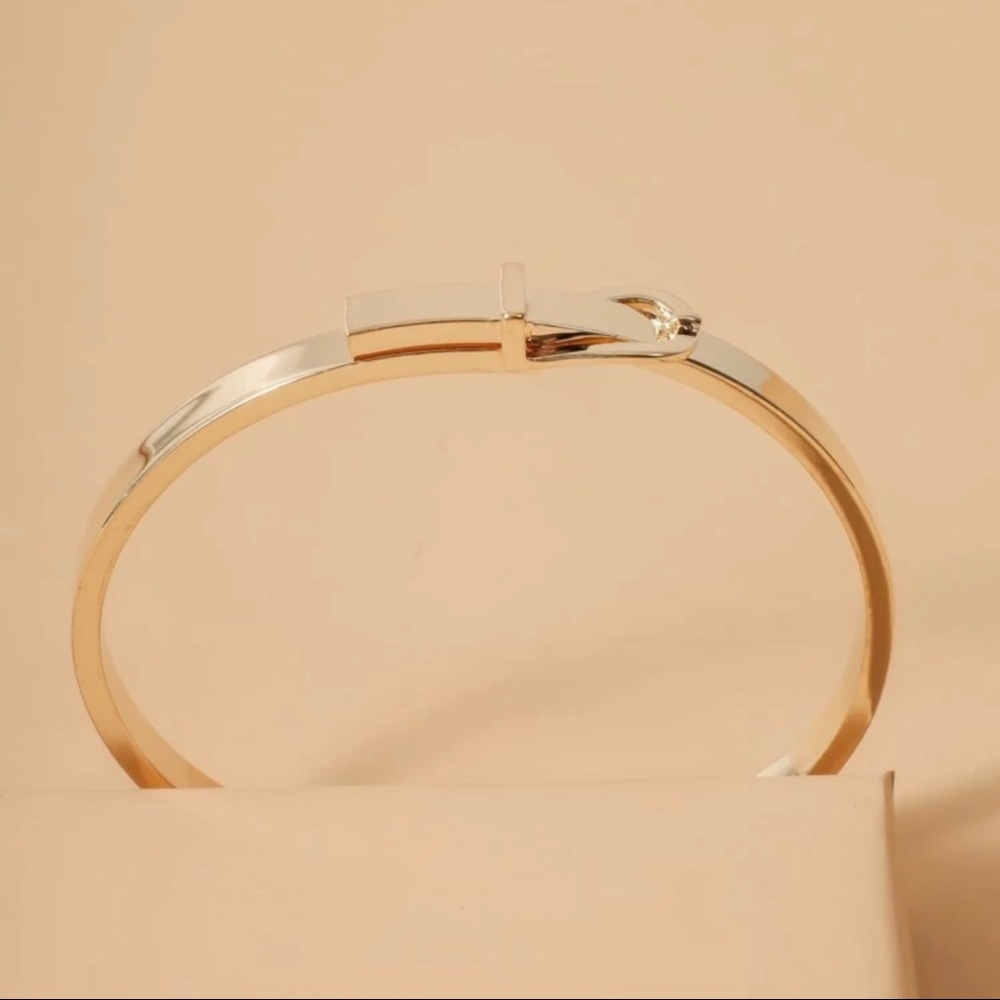 3/$30 💛 Belt Buckle Bracelet - Picture 3 of 4